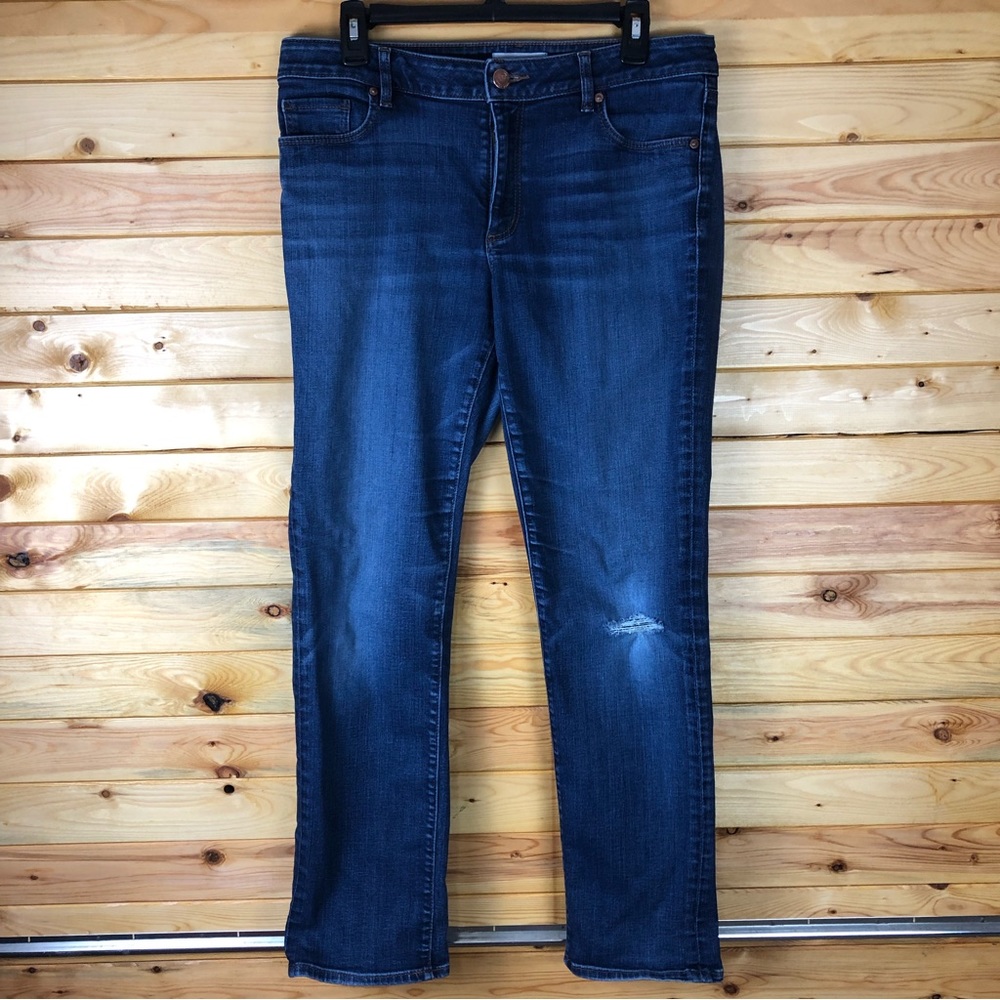 ANN TAYLOR LOFT made with love women’s curvy straight leg blue jeans.